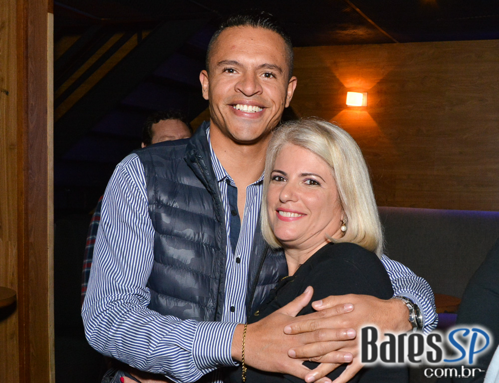 Anexo Brasa realizou projeto Old Friends Flashback com DJs Massa, Dunga e Vinícius no sábado Anexo Brasa realizou projeto Old Friends Flashback com DJs Massa, Dunga e Vinícius no sábado