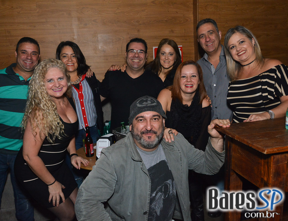 Anexo Brasa realizou projeto Old Friends Flashback com DJs Massa, Dunga e Vinícius no sábado Anexo Brasa realizou projeto Old Friends Flashback com DJs Massa, Dunga e Vinícius no sábado