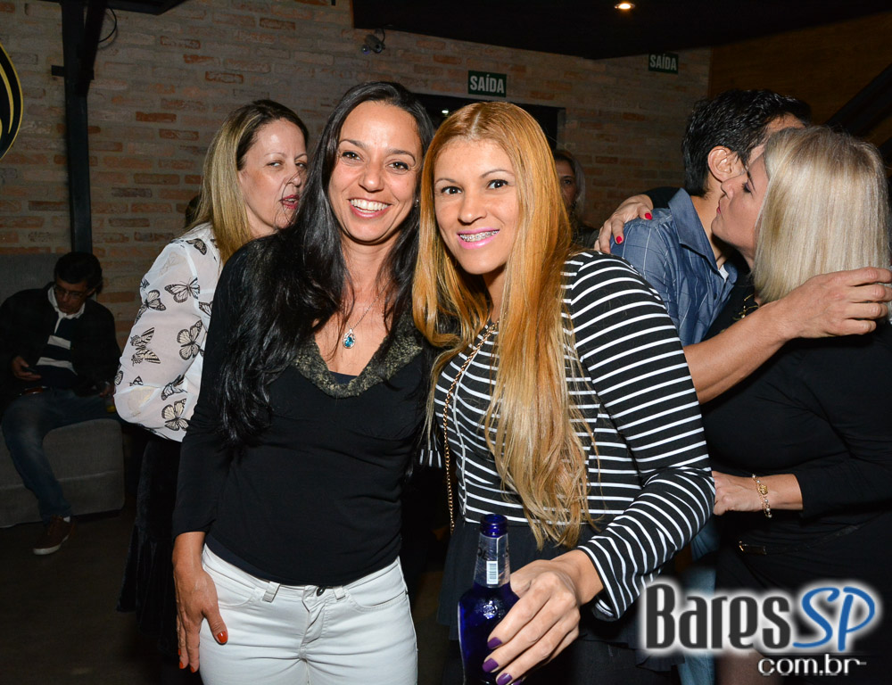 Anexo Brasa realizou projeto Old Friends Flashback com DJs Massa, Dunga e Vinícius no sábado Anexo Brasa realizou projeto Old Friends Flashback com DJs Massa, Dunga e Vinícius no sábado