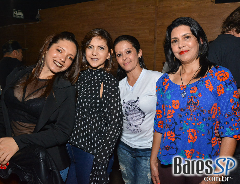 Anexo Brasa realizou projeto Old Friends Flashback com DJs Massa, Dunga e Vinícius no sábado Anexo Brasa realizou projeto Old Friends Flashback com DJs Massa, Dunga e Vinícius no sábado