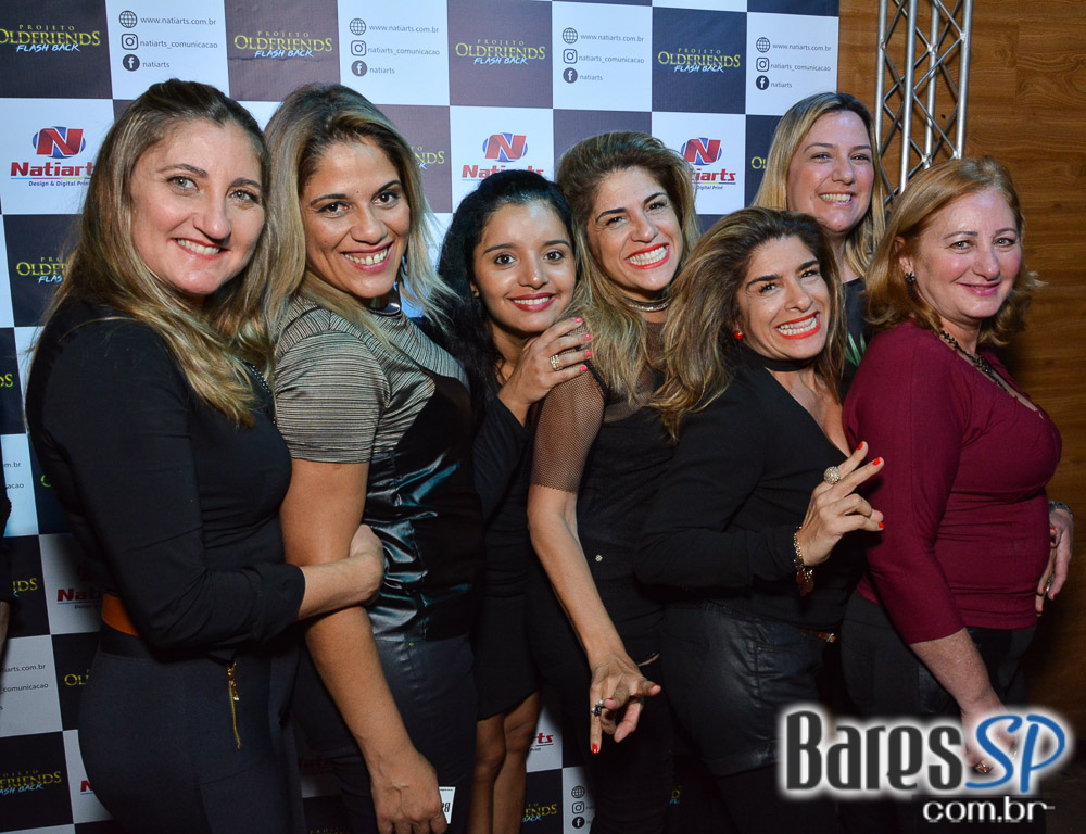 Anexo Brasa realizou projeto Old Friends Flashback com DJs Massa, Dunga e Vinícius no sábado Anexo Brasa realizou projeto Old Friends Flashback com DJs Massa, Dunga e Vinícius no sábado