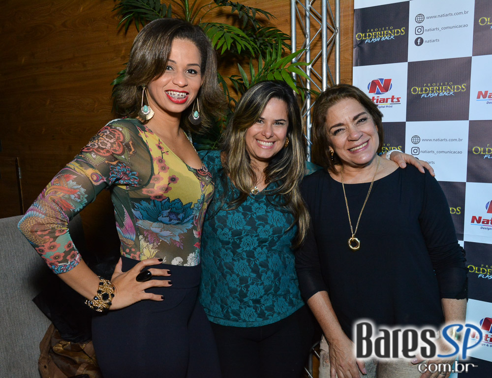 Anexo Brasa realizou projeto Old Friends Flashback com DJs Massa, Dunga e Vinícius no sábado Anexo Brasa realizou projeto Old Friends Flashback com DJs Massa, Dunga e Vinícius no sábado