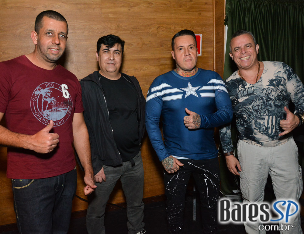 Anexo Brasa realizou projeto Old Friends Flashback com DJs Massa, Dunga e Vinícius no sábado Anexo Brasa realizou projeto Old Friends Flashback com DJs Massa, Dunga e Vinícius no sábado