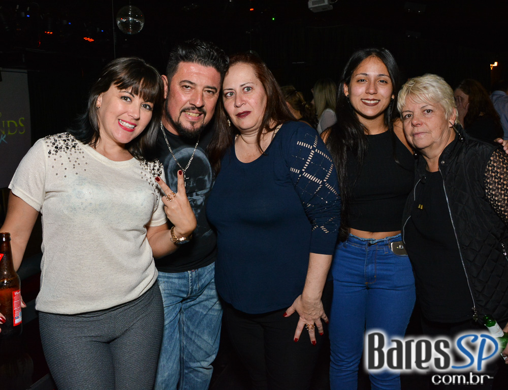 Anexo Brasa realizou projeto Old Friends Flashback com DJs Massa, Dunga e Vinícius no sábado Anexo Brasa realizou projeto Old Friends Flashback com DJs Massa, Dunga e Vinícius no sábado