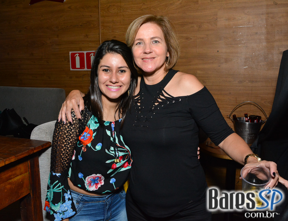 Anexo Brasa realizou projeto Old Friends Flashback com DJs Massa, Dunga e Vinícius no sábado Anexo Brasa realizou projeto Old Friends Flashback com DJs Massa, Dunga e Vinícius no sábado