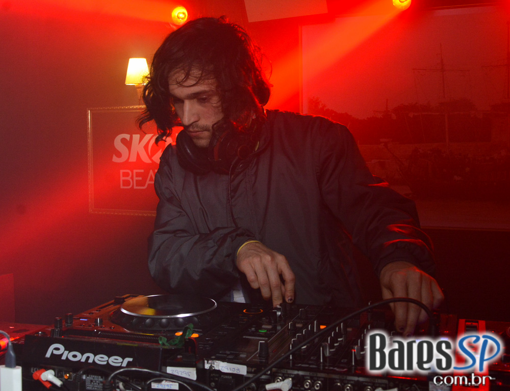 Segundo dia do Skol Beats Tower com Planta & Raiz, Emicida, Dropack, Liu e muito mais Segundo dia do Skol Beats Tower com Planta & Raiz, Emicida, Dropack, Liu e muito mais