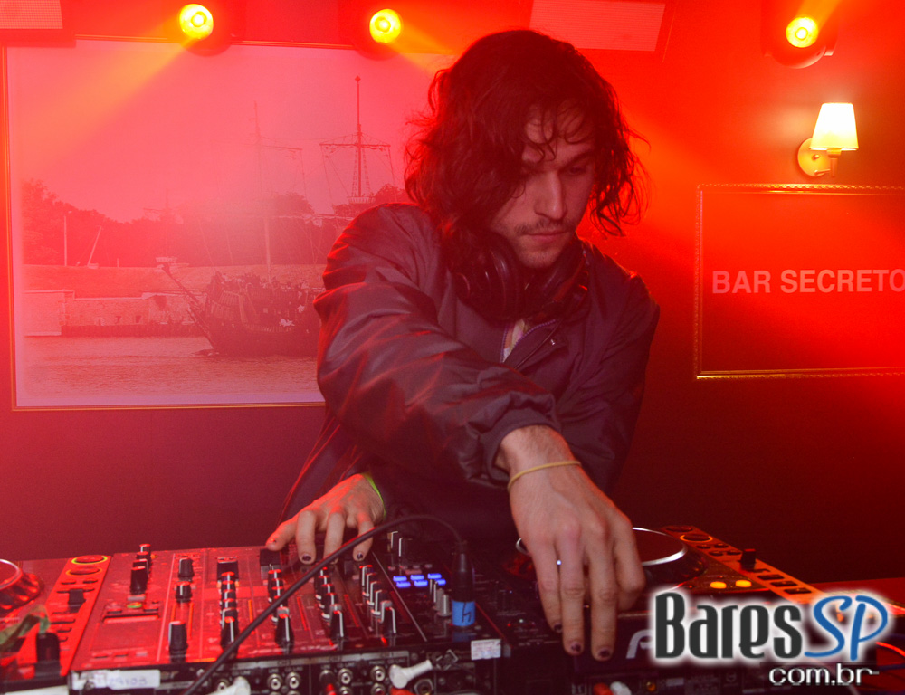 Segundo dia do Skol Beats Tower com Planta & Raiz, Emicida, Dropack, Liu e muito mais Segundo dia do Skol Beats Tower com Planta & Raiz, Emicida, Dropack, Liu e muito mais