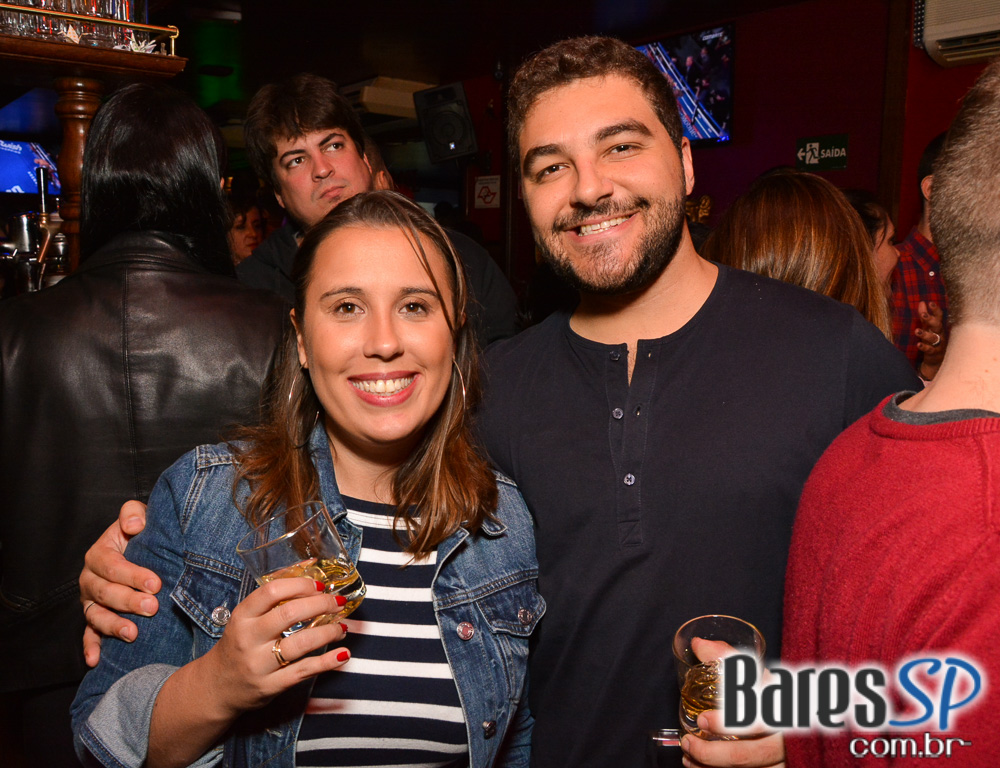 William Kim e banda Monk tocaram clássicos do pop rock no Republic Pub William Kim e banda Monk tocaram clássicos do pop rock no Republic Pub