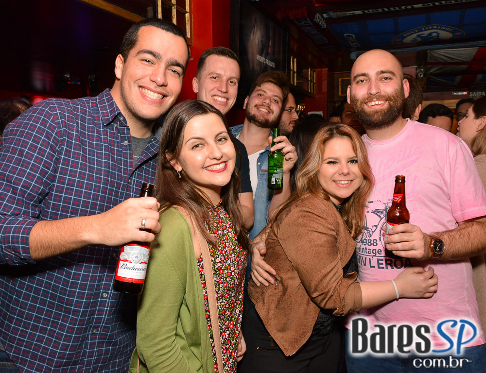 William Kim e banda Monk tocaram clássicos do pop rock no Republic Pub William Kim e banda Monk tocaram clássicos do pop rock no Republic Pub