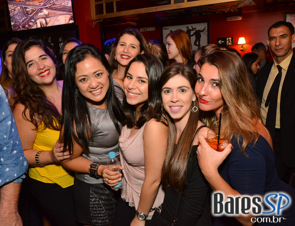 William Kim e banda Monk tocaram clássicos do pop rock no Republic Pub William Kim e banda Monk tocaram clássicos do pop rock no Republic Pub