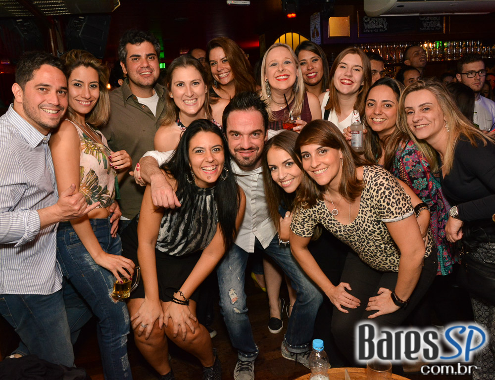 William Kim e banda Monk tocaram clássicos do pop rock no Republic Pub William Kim e banda Monk tocaram clássicos do pop rock no Republic Pub