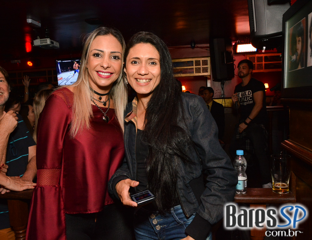 William Kim e banda Monk tocaram clássicos do pop rock no Republic Pub William Kim e banda Monk tocaram clássicos do pop rock no Republic Pub