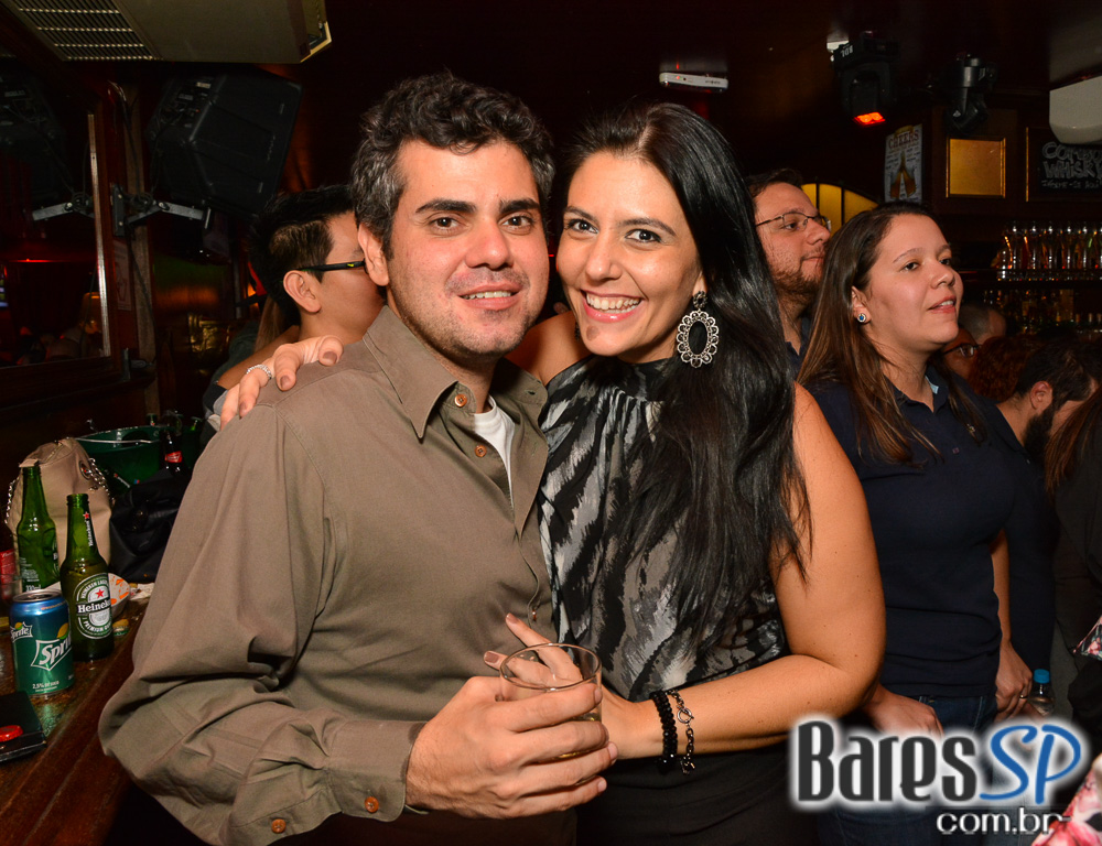 William Kim e banda Monk tocaram clássicos do pop rock no Republic Pub William Kim e banda Monk tocaram clássicos do pop rock no Republic Pub