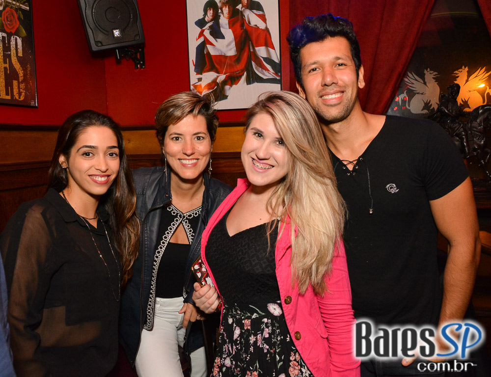 William Kim e banda Monk tocaram clássicos do pop rock no Republic Pub William Kim e banda Monk tocaram clássicos do pop rock no Republic Pub