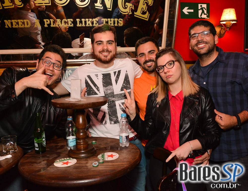 William Kim e banda Monk tocaram clássicos do pop rock no Republic Pub William Kim e banda Monk tocaram clássicos do pop rock no Republic Pub