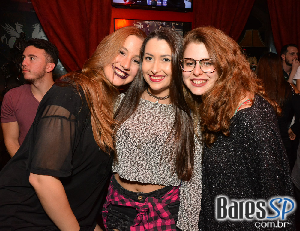 William Kim e banda Monk tocaram clássicos do pop rock no Republic Pub William Kim e banda Monk tocaram clássicos do pop rock no Republic Pub