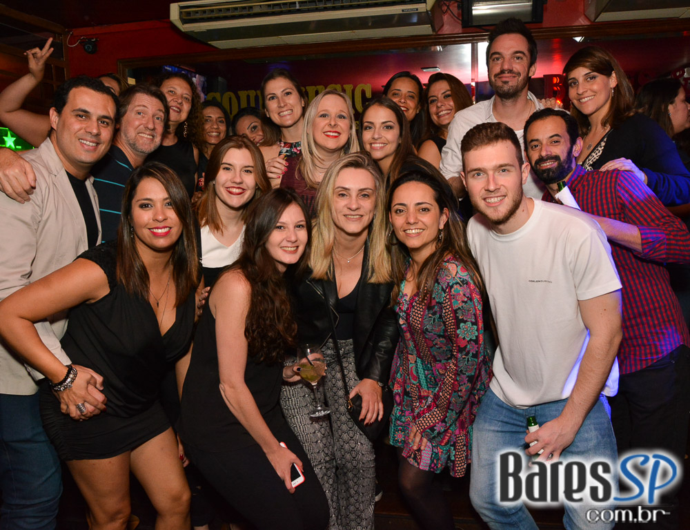 William Kim e banda Monk tocaram clássicos do pop rock no Republic Pub William Kim e banda Monk tocaram clássicos do pop rock no Republic Pub