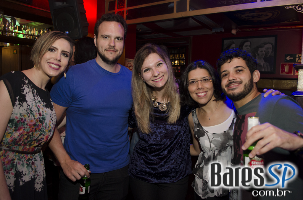 Banda Summer Beats e Sal Vincent com pop rock no Republic Pub Banda Summer Beats e Sal Vincent com pop rock no Republic Pub