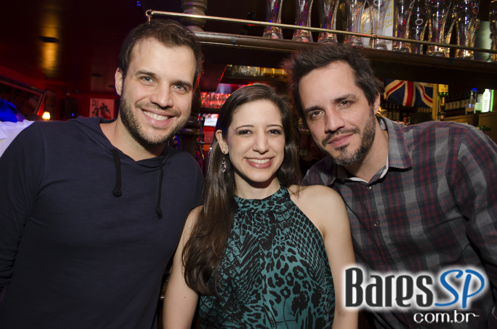 Banda Summer Beats e Sal Vincent com pop rock no Republic Pub Banda Summer Beats e Sal Vincent com pop rock no Republic Pub