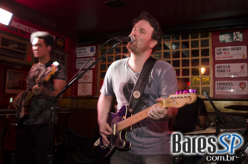 Banda Summer Beats e Sal Vincent com pop rock no Republic Pub Banda Summer Beats e Sal Vincent com pop rock no Republic Pub