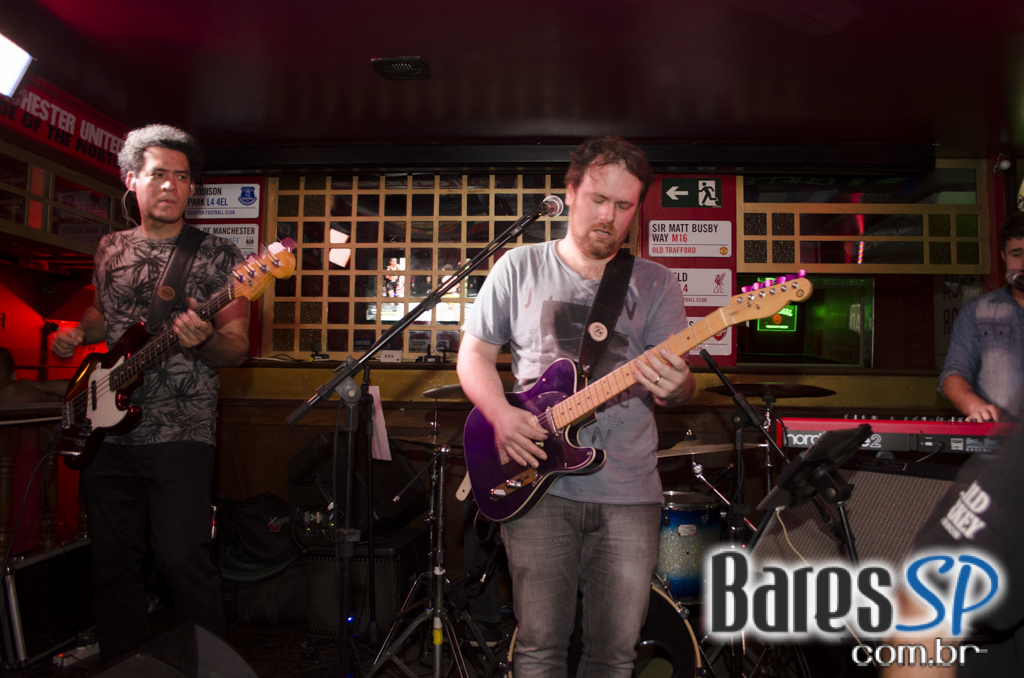 Banda Summer Beats e Sal Vincent com pop rock no Republic Pub Banda Summer Beats e Sal Vincent com pop rock no Republic Pub