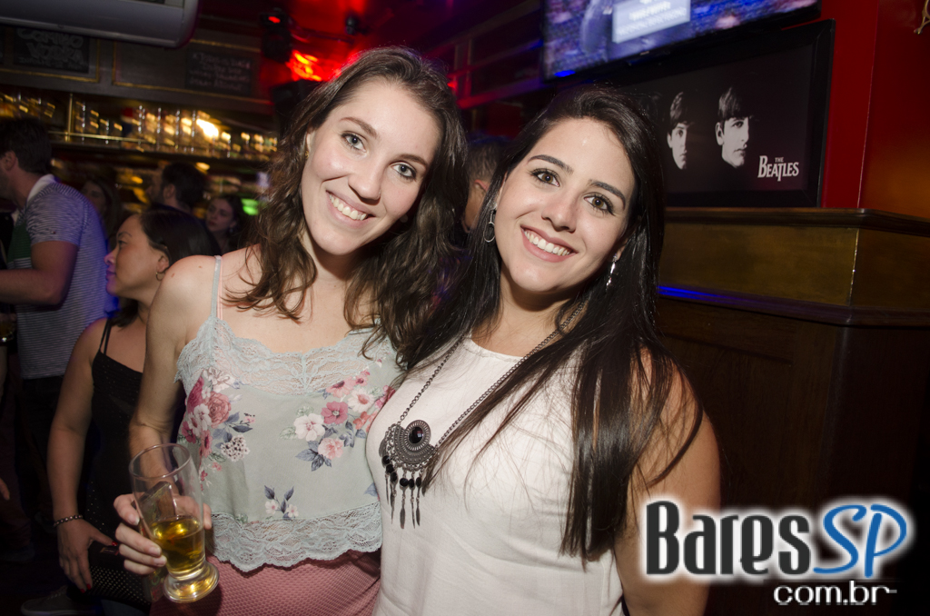 Banda Summer Beats e Sal Vincent com pop rock no Republic Pub Banda Summer Beats e Sal Vincent com pop rock no Republic Pub