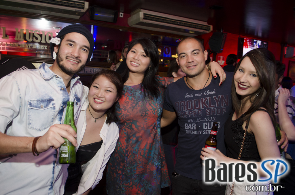 Banda Summer Beats e Sal Vincent com pop rock no Republic Pub Banda Summer Beats e Sal Vincent com pop rock no Republic Pub