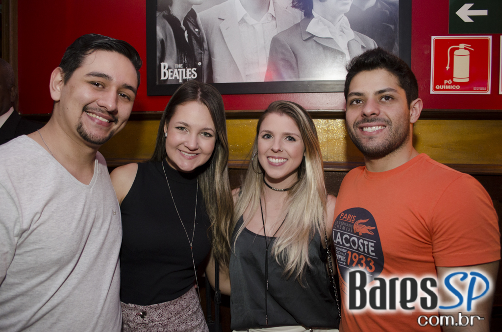 Banda Burnz e William Kim comandaram a noite do Republic Pub Banda Burnz e William Kim comandaram a noite do Republic Pub