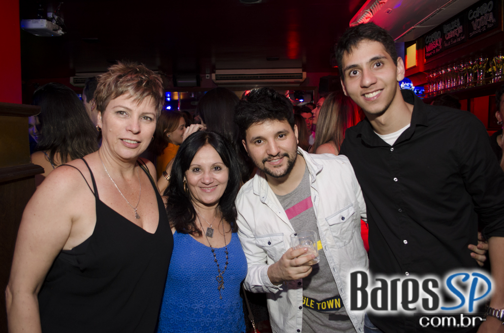 Banda Burnz e William Kim comandaram a noite do Republic Pub Banda Burnz e William Kim comandaram a noite do Republic Pub