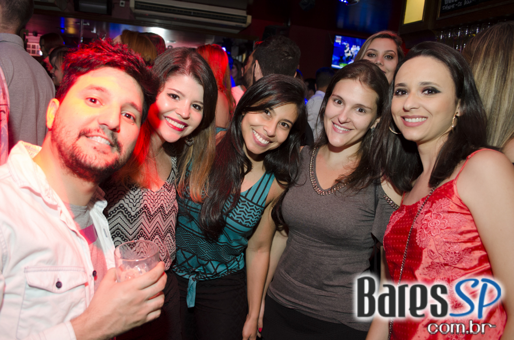 Banda Burnz e William Kim comandaram a noite do Republic Pub Banda Burnz e William Kim comandaram a noite do Republic Pub