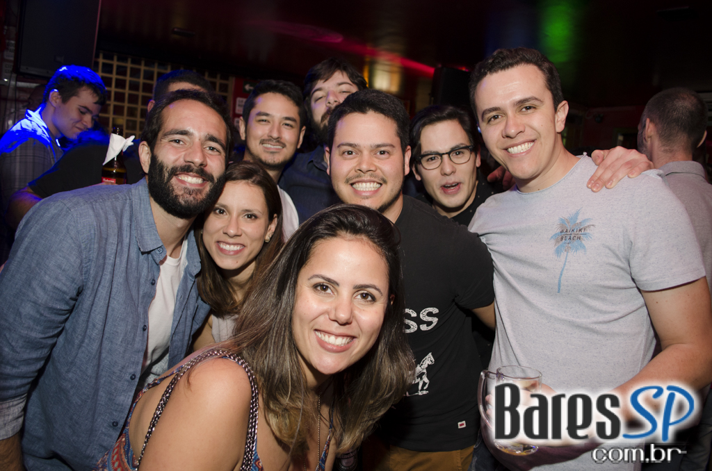 Banda Burnz e William Kim comandaram a noite do Republic Pub Banda Burnz e William Kim comandaram a noite do Republic Pub