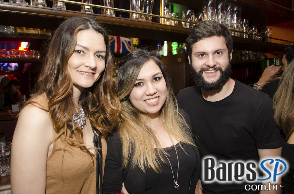 Banda Burnz e William Kim comandaram a noite do Republic Pub Banda Burnz e William Kim comandaram a noite do Republic Pub