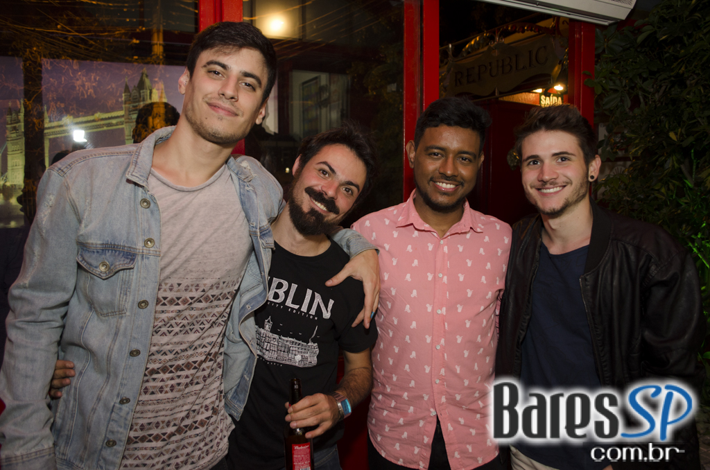 Banda Burnz e William Kim comandaram a noite do Republic Pub Banda Burnz e William Kim comandaram a noite do Republic Pub