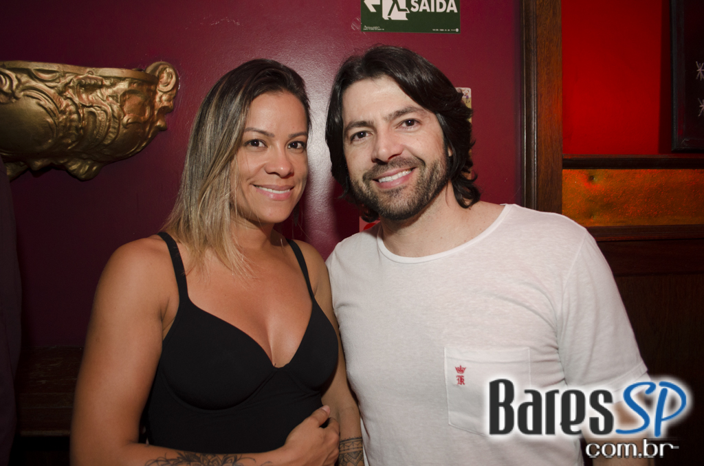 Banda Burnz e William Kim comandaram a noite do Republic Pub Banda Burnz e William Kim comandaram a noite do Republic Pub