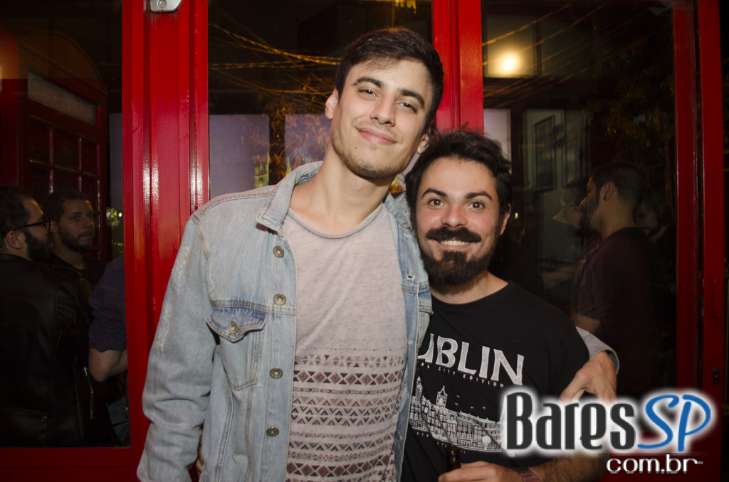 Banda Burnz e William Kim comandaram a noite do Republic Pub Banda Burnz e William Kim comandaram a noite do Republic Pub