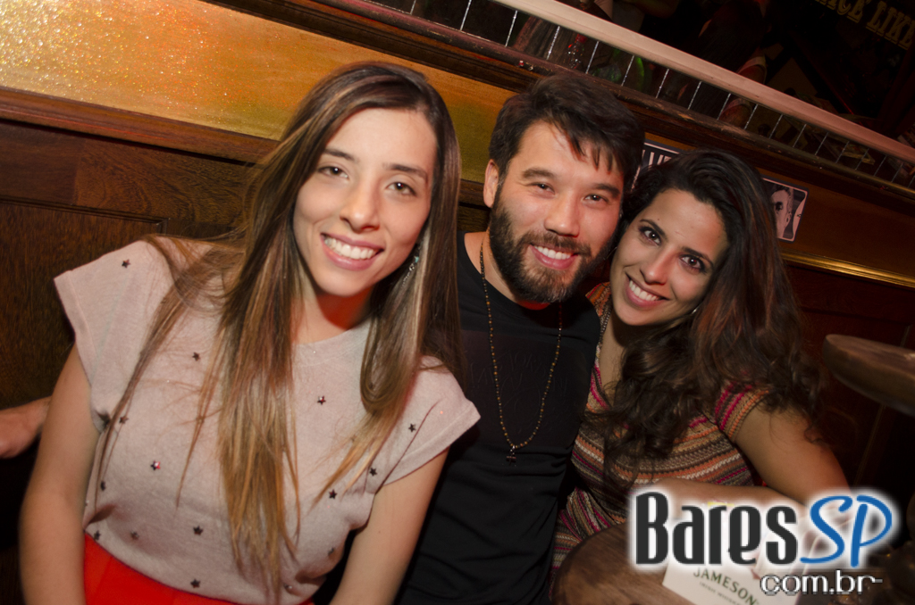 Banda Burnz e William Kim comandaram a noite do Republic Pub Banda Burnz e William Kim comandaram a noite do Republic Pub