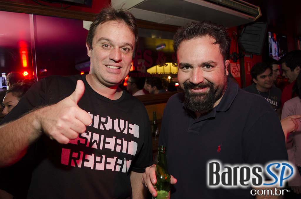 Banda Burnz e William Kim comandaram a noite do Republic Pub Banda Burnz e William Kim comandaram a noite do Republic Pub