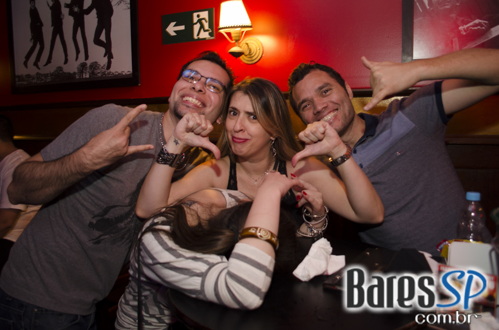 Banda Burnz e William Kim comandaram a noite do Republic Pub Banda Burnz e William Kim comandaram a noite do Republic Pub