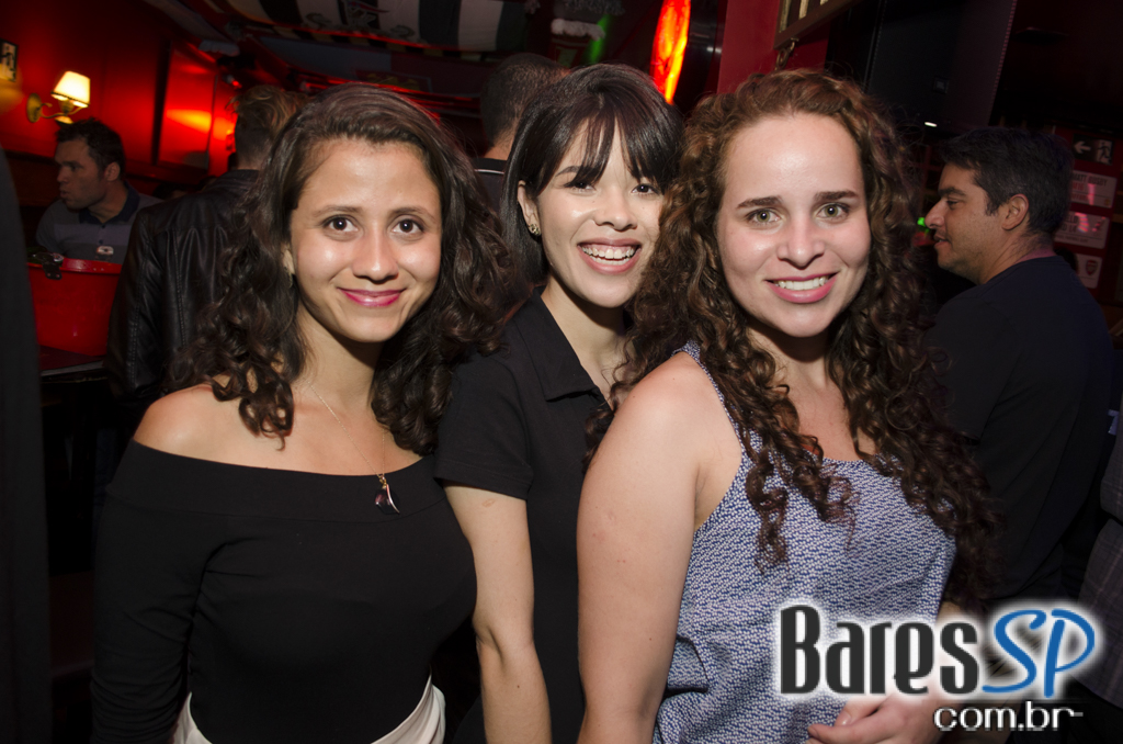 Banda Burnz e William Kim comandaram a noite do Republic Pub Banda Burnz e William Kim comandaram a noite do Republic Pub