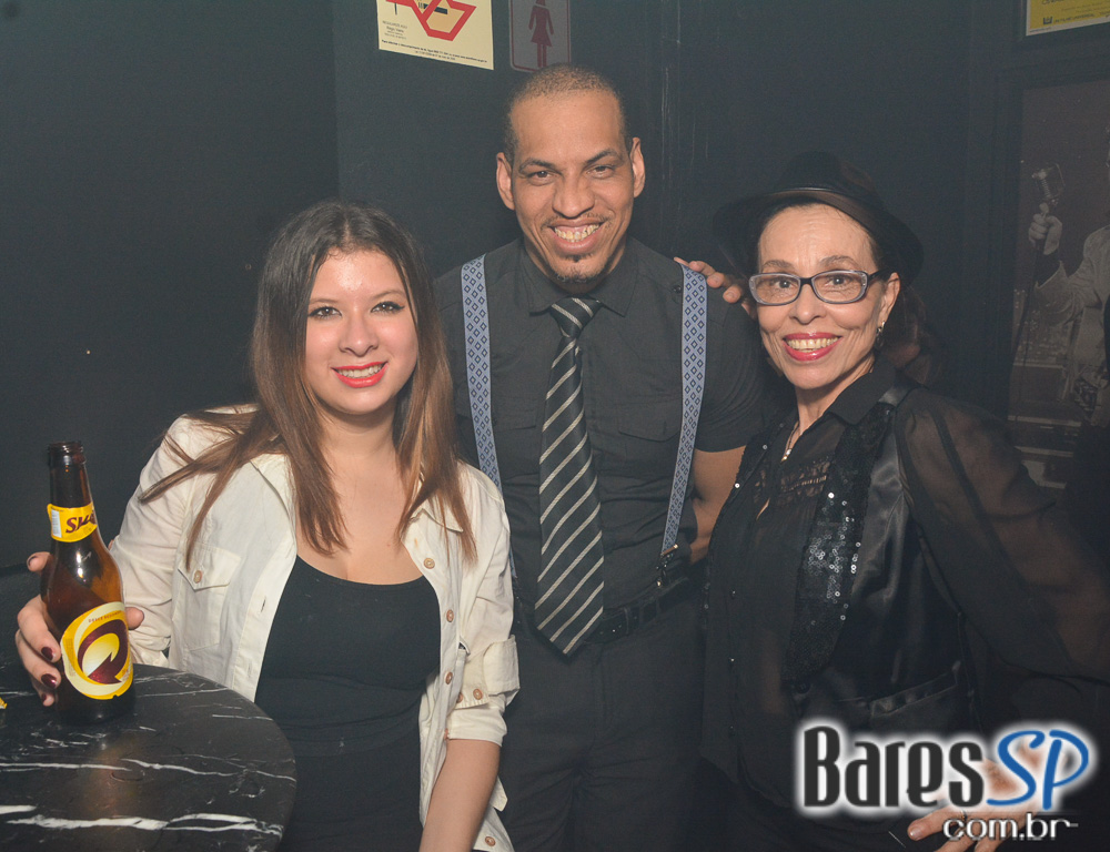 Akbar Lounge e Disco recebeu esse sábado a Noite do Preto e Branco com muito flash back Akbar Lounge e Disco recebeu esse sábado a Noite do Preto e Branco com muito flash back