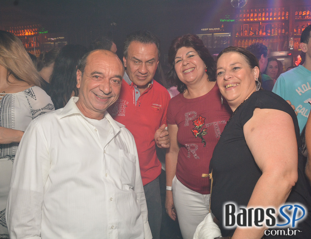 Akbar Lounge e Disco recebeu esse sábado a Noite do Preto e Branco com muito flash back Akbar Lounge e Disco recebeu esse sábado a Noite do Preto e Branco com muito flash back