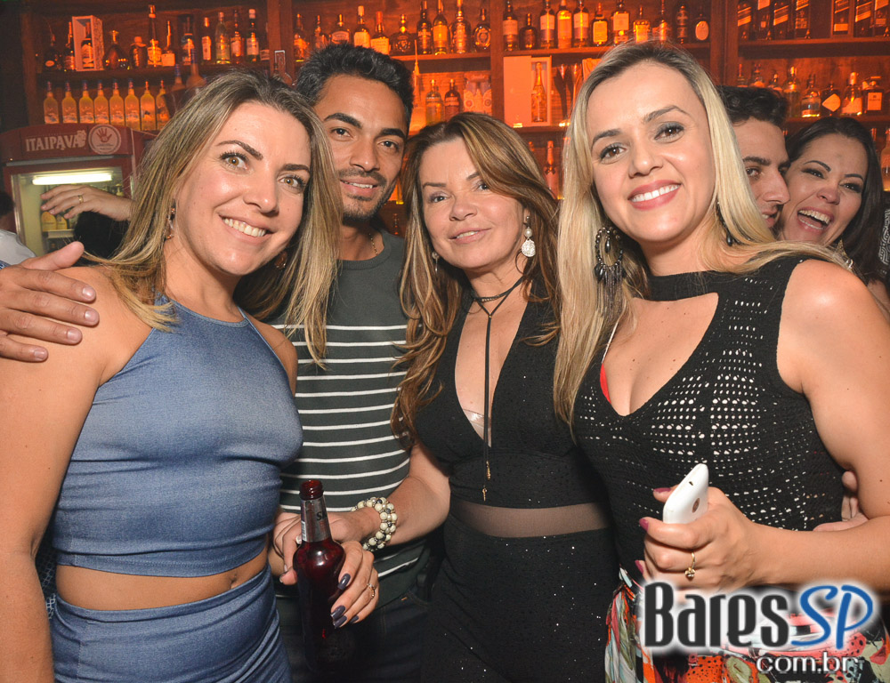 Akbar Lounge e Disco recebeu esse sábado a Noite do Preto e Branco com muito flash back Akbar Lounge e Disco recebeu esse sábado a Noite do Preto e Branco com muito flash back