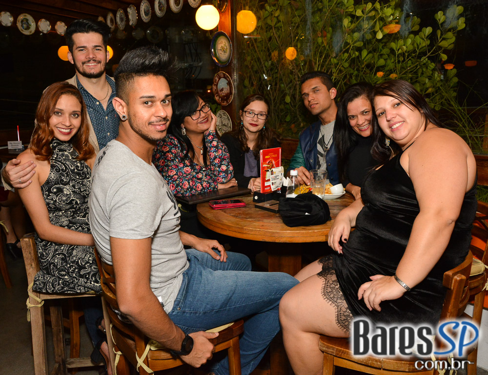 Akbar Lounge e Disco recebeu esse sábado a Noite do Preto e Branco com muito flash back Akbar Lounge e Disco recebeu esse sábado a Noite do Preto e Branco com muito flash back