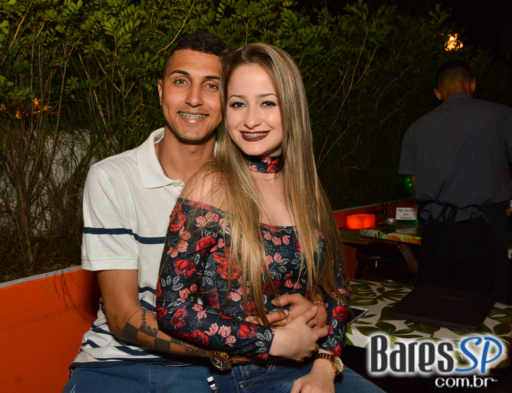 Akbar Lounge e Disco recebeu esse sábado a Noite do Preto e Branco com muito flash back Akbar Lounge e Disco recebeu esse sábado a Noite do Preto e Branco com muito flash back