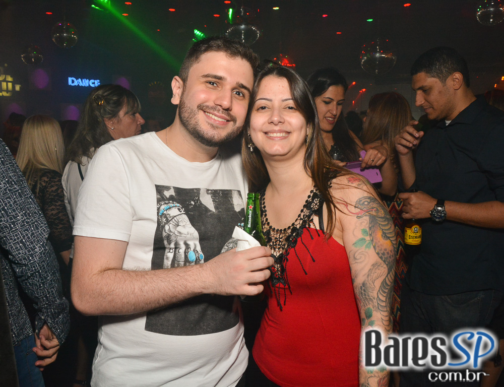 Akbar Lounge e Disco recebeu esse sábado a Noite do Preto e Branco com muito flash back Akbar Lounge e Disco recebeu esse sábado a Noite do Preto e Branco com muito flash back