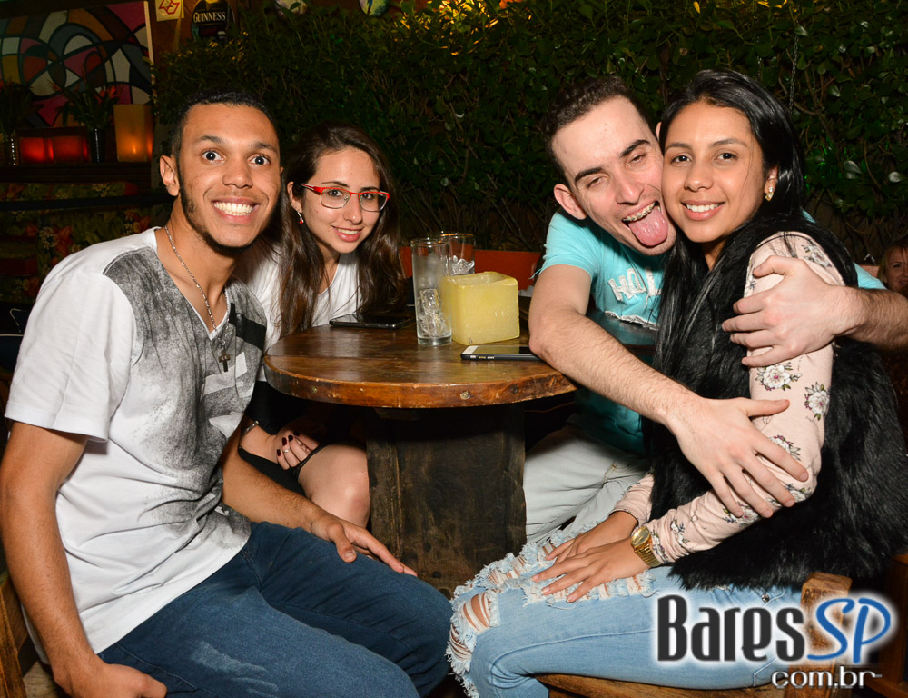 Akbar Lounge e Disco recebeu esse sábado a Noite do Preto e Branco com muito flash back Akbar Lounge e Disco recebeu esse sábado a Noite do Preto e Branco com muito flash back