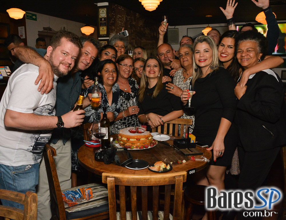 Akbar Lounge e Disco recebeu esse sábado a Noite do Preto e Branco com muito flash back Akbar Lounge e Disco recebeu esse sábado a Noite do Preto e Branco com muito flash back