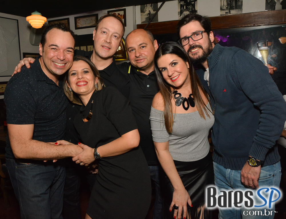 Akbar Lounge e Disco recebeu esse sábado a Noite do Preto e Branco com muito flash back Akbar Lounge e Disco recebeu esse sábado a Noite do Preto e Branco com muito flash back