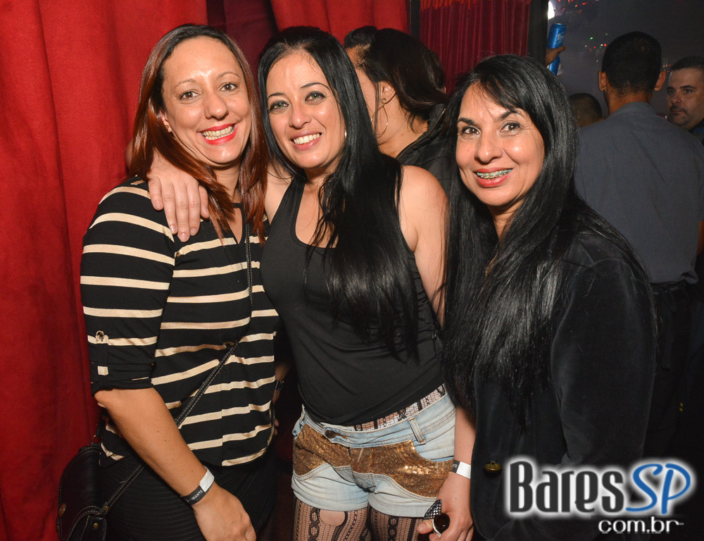 Akbar Lounge e Disco recebeu esse sábado a Noite do Preto e Branco com muito flash back Akbar Lounge e Disco recebeu esse sábado a Noite do Preto e Branco com muito flash back