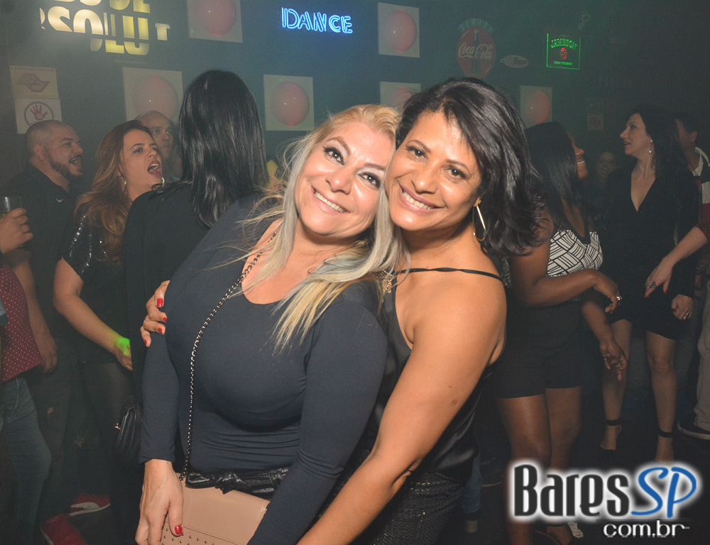 Akbar Lounge e Disco recebeu esse sábado a Noite do Preto e Branco com muito flash back Akbar Lounge e Disco recebeu esse sábado a Noite do Preto e Branco com muito flash back